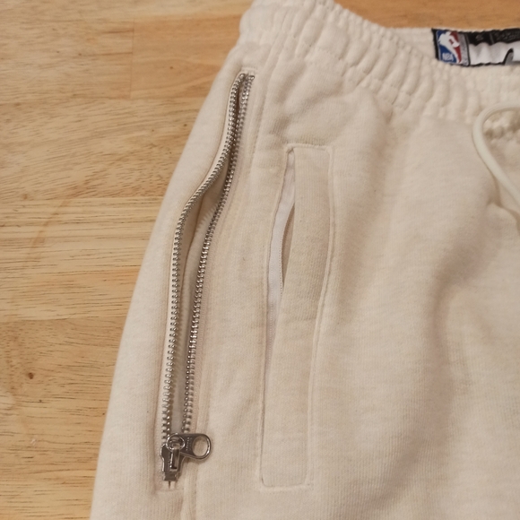 Nike NBA Chicago Bulls Cream Showtime Performance Pants Men's Size Small - Picture 7 of 15